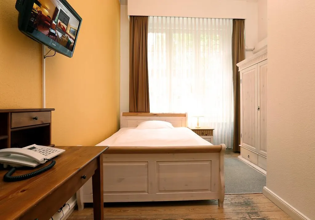 Hotel Amsterdam Hamburg 3*,