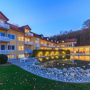 https://vitalhotel-sonneck.com-bavaria.com